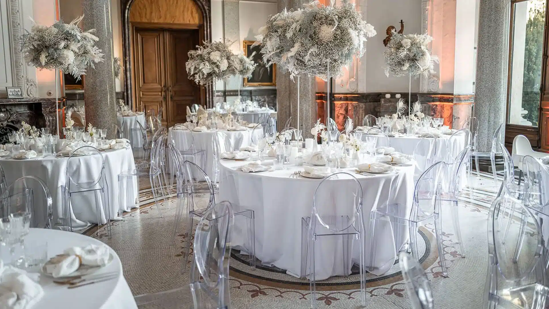 Stella Rheni Hochzeitslocation und Eventlocation dekorierte Tische auch für Corporate Events