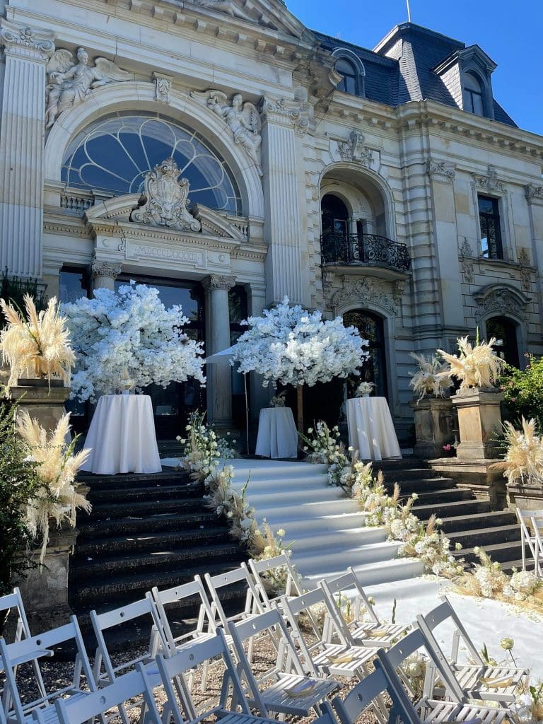 Stella Rheni historisches Gebäude Eingangsbereich dekoriert für eine Hochzeit